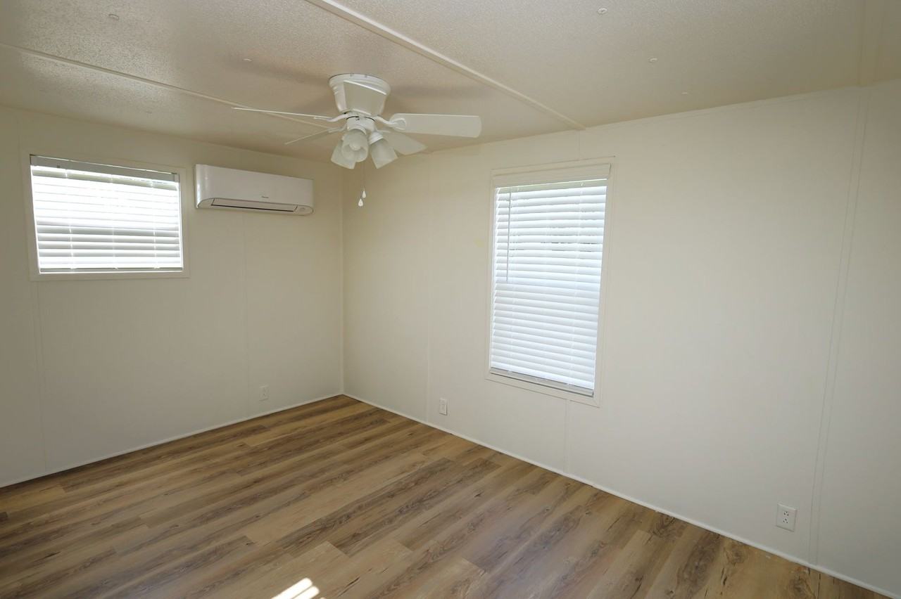 345 Miller St - Photo 5 of 11