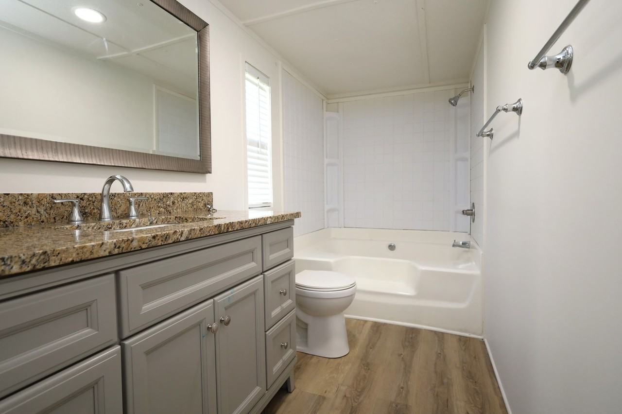 345 Miller St - Photo 6 of 11