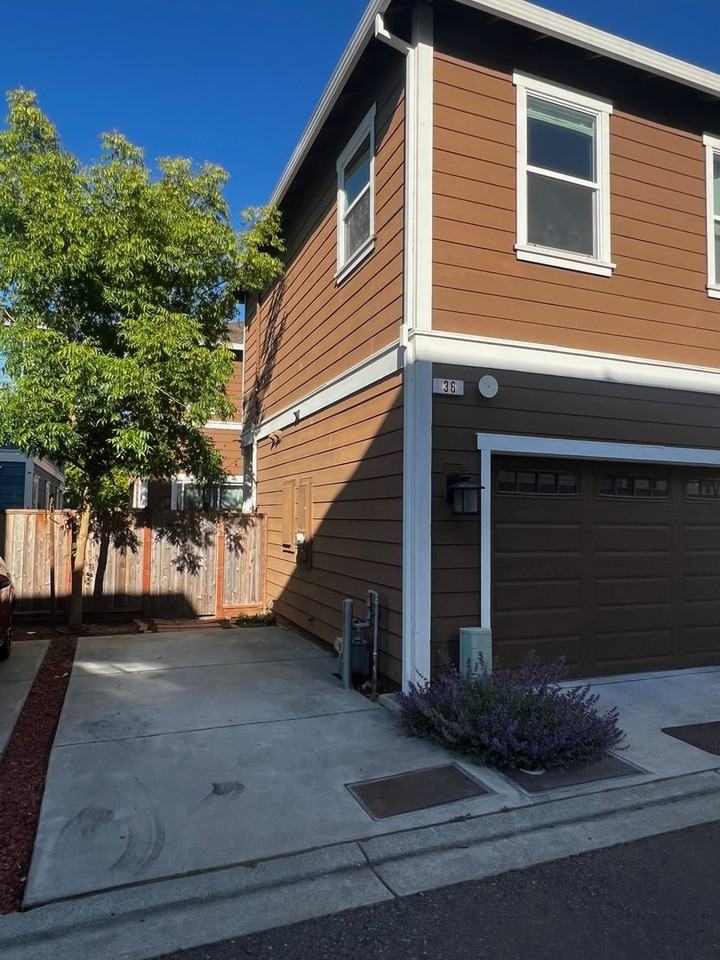 36 Lipton Way - Photo 2 of 13