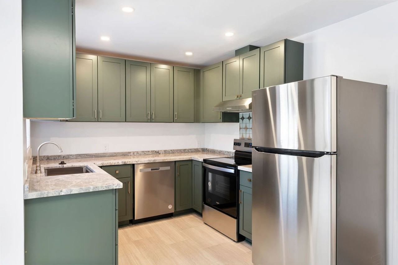 690 W 1st St - Photo 2 of 18