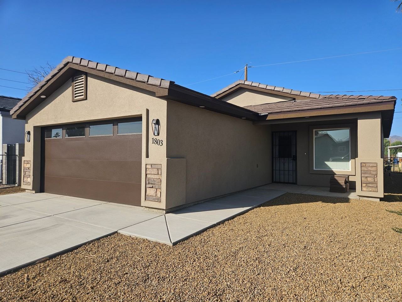 1803 Rollando Dr - Photo 2 of 25