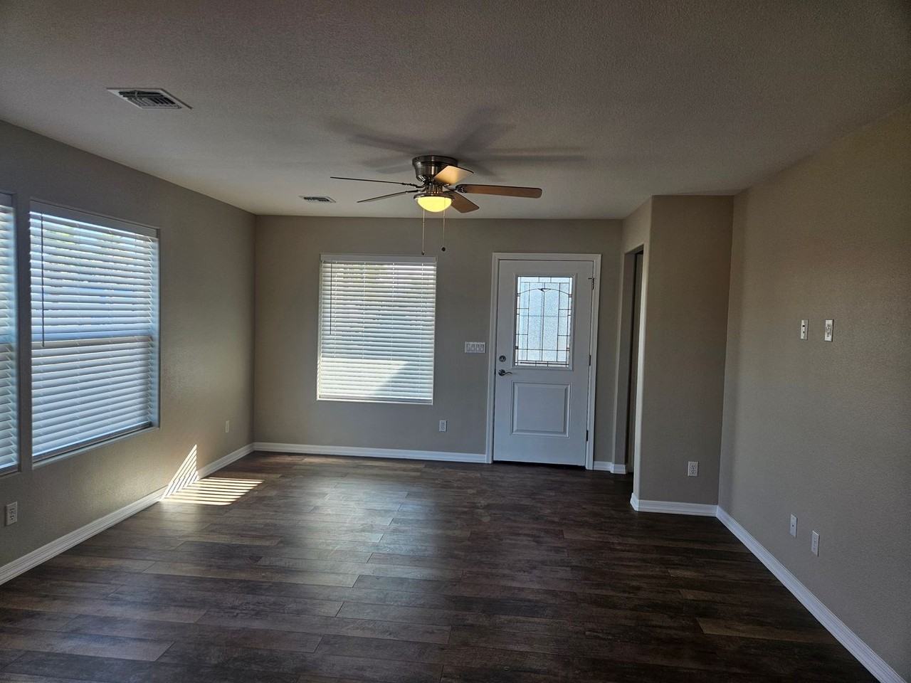 1803 Rollando Dr - Photo 4 of 25