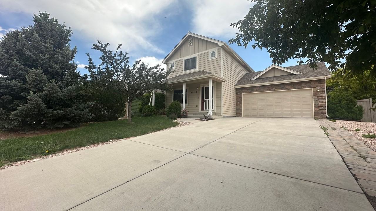 8850 Crossfire Dr - Photo 2 of 20