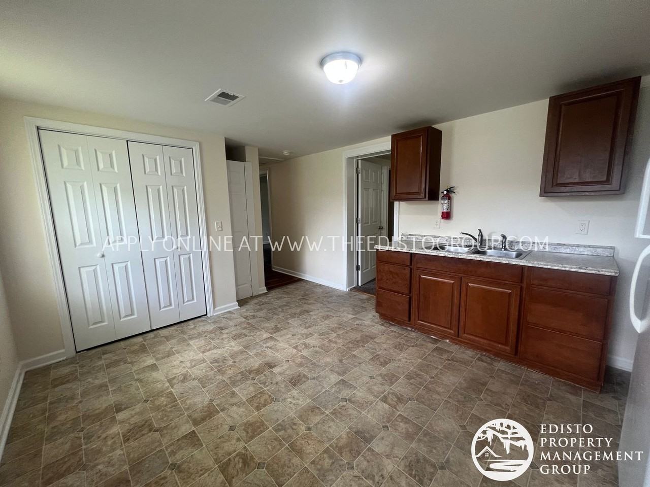 573 Bayne St - Photo 2 of 15