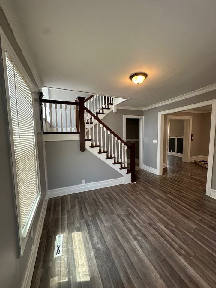 3119 N 13th St - Photo 3 of 12