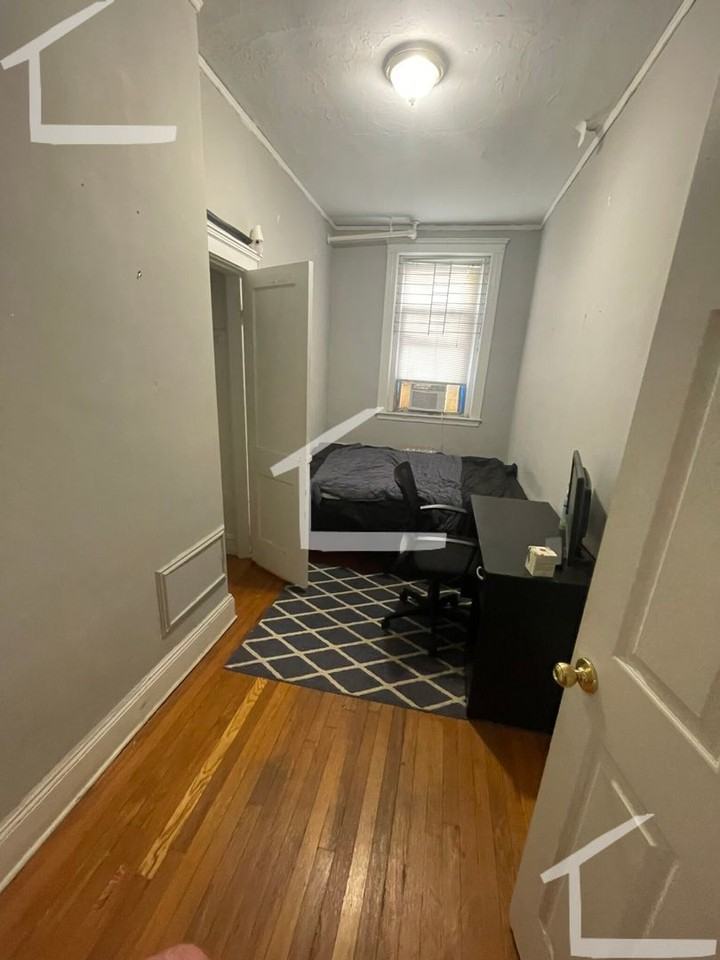 1828 Commonwealth Avenue - Photo 6 of 11