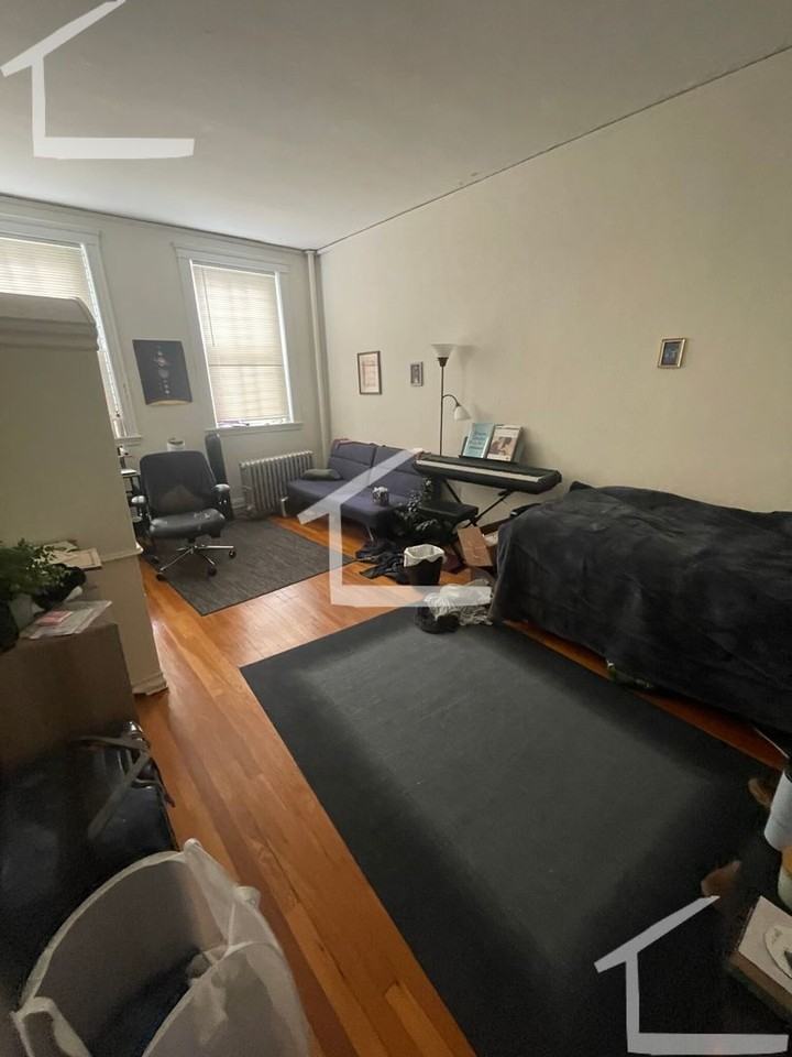 1828 Commonwealth Avenue - Photo 7 of 11