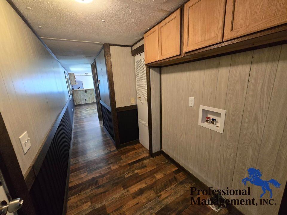 431 1/2 Badger Sq - Photo 7 of 8