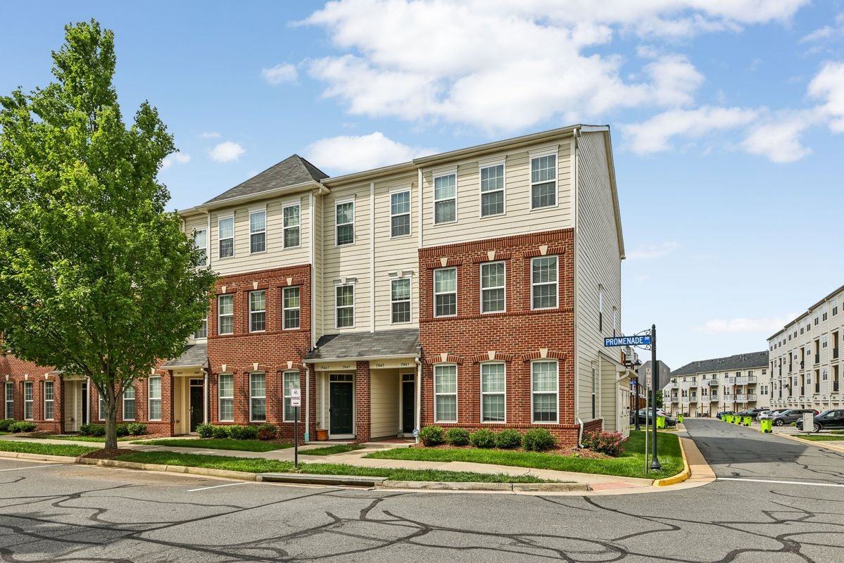 19445 Promenade Dr - Photo 2 of 17