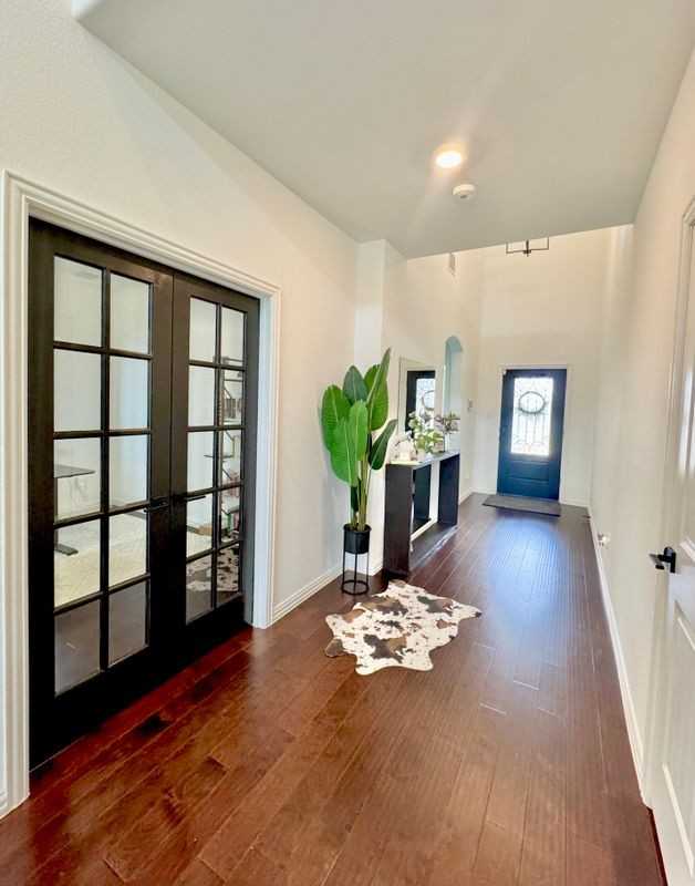 1253 Binfield Dr - Photo 2 of 28