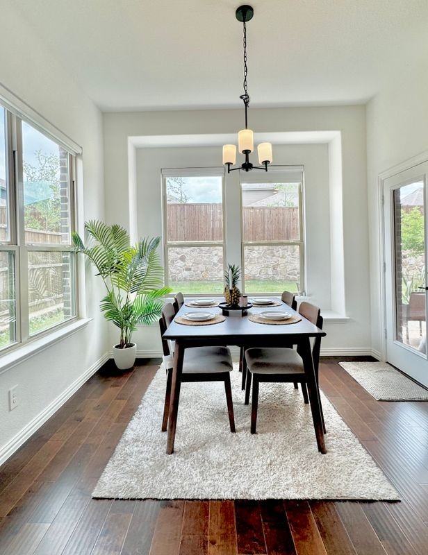 1253 Binfield Dr - Photo 4 of 28