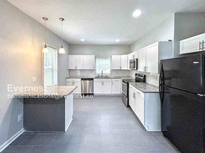 1152 Wedgewood Dr Nw - Photo 3 of 20