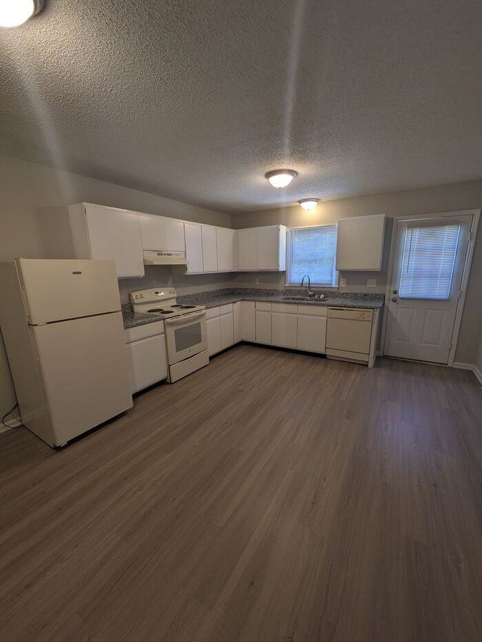 59 22nd Ave Ne #59 - Photo 3 of 8