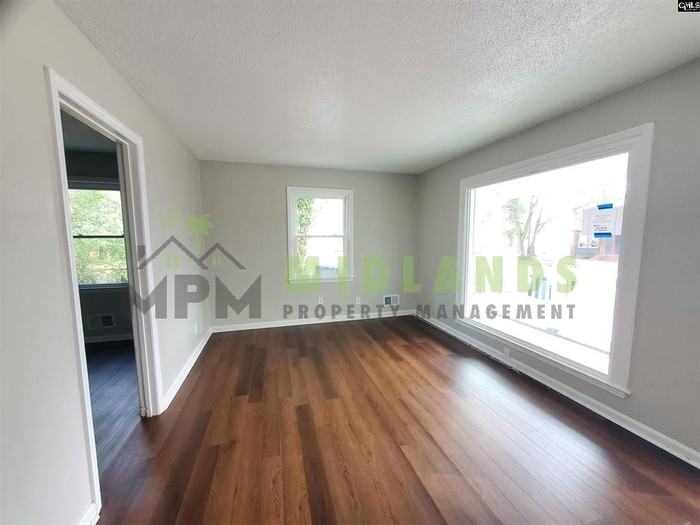 2613 Magnolia St - Photo 2 of 10