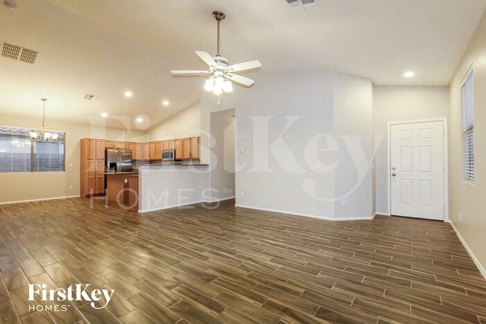 17048 W Southampton Rd - Photo 3 of 14