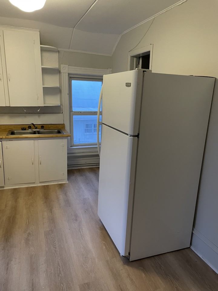 123 1st Ave Nw #2 - Photo 3 of 10