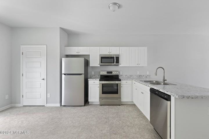 111 Buckhorn Ave - Photo 6 of 17