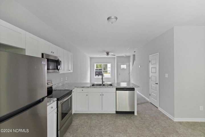 111 Buckhorn Ave - Photo 7 of 17