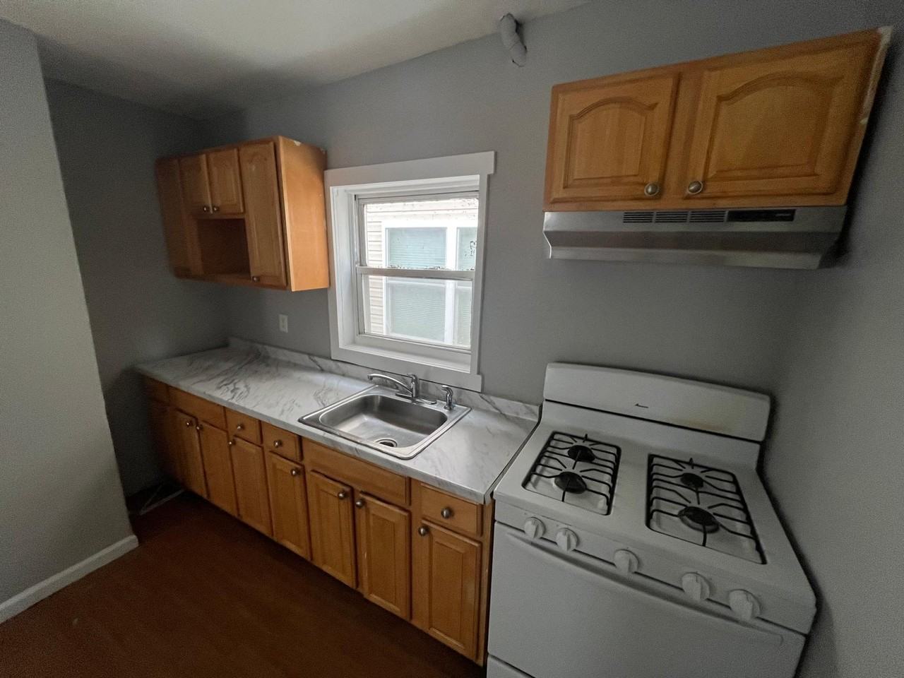 129 S Park St #1 - Photo 3 of 8