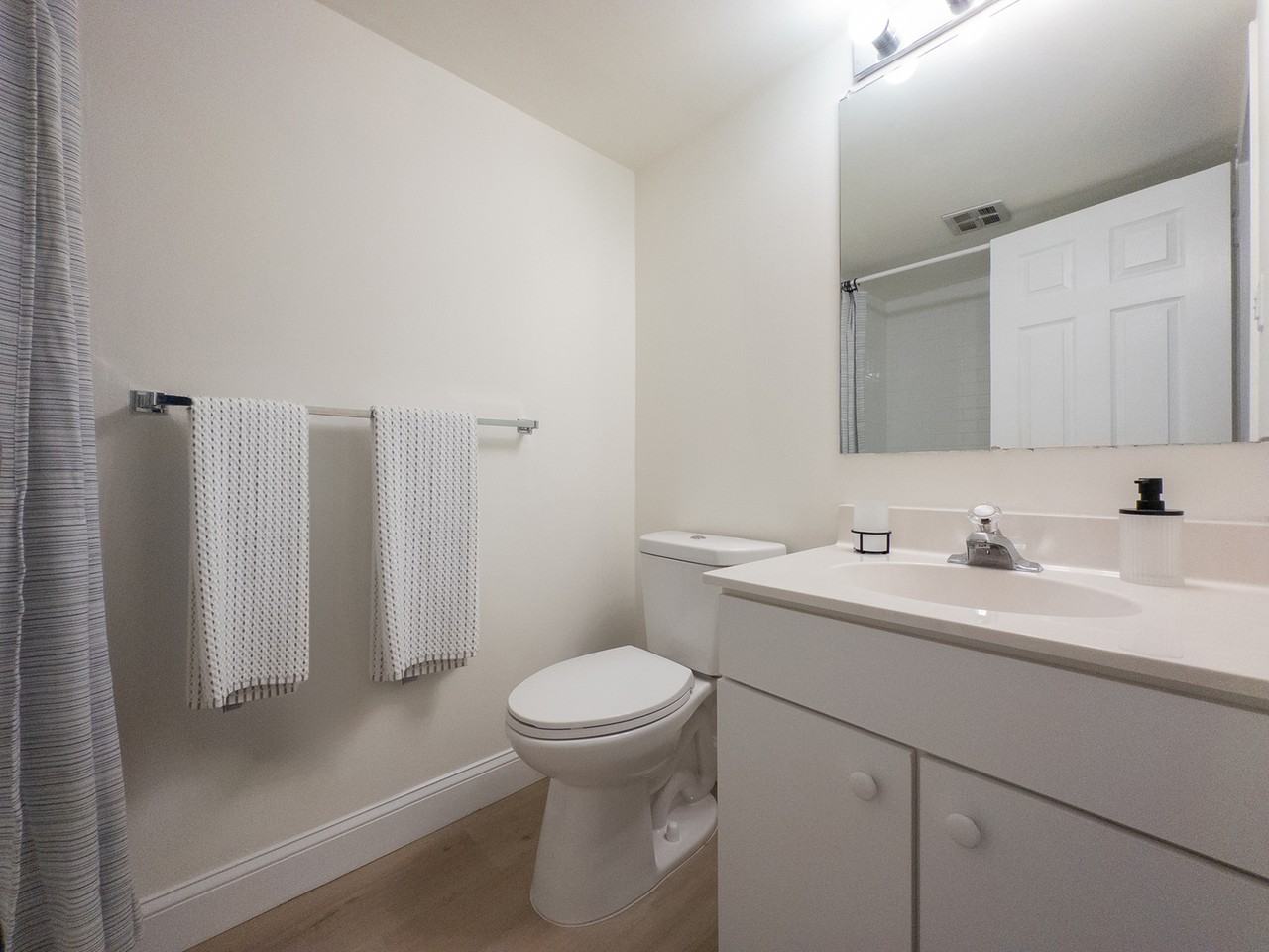 College Arms Apartments - Photo 7 of 24