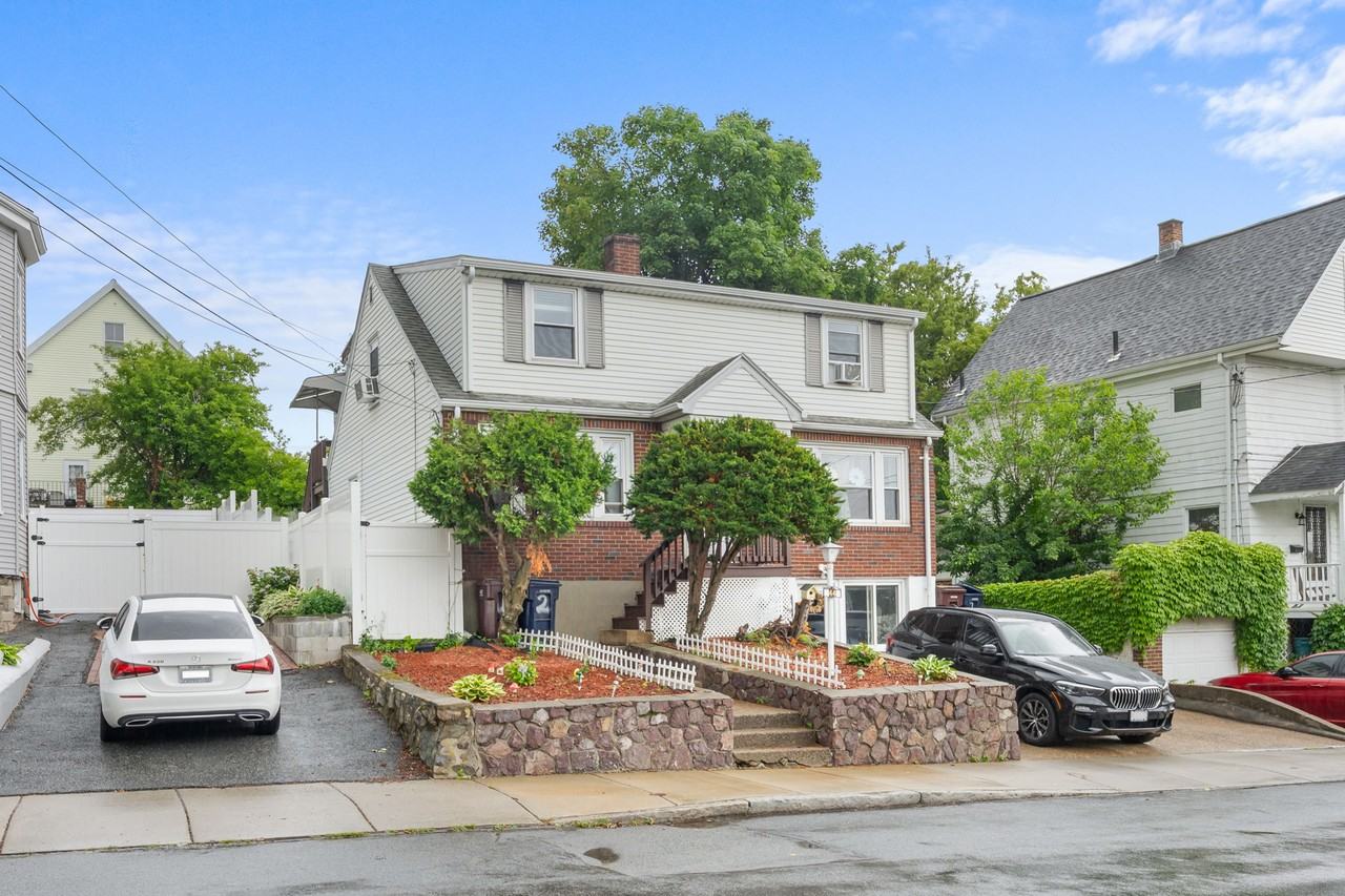 44 Woodlawn Avenue #2 - Photo 2 of 32