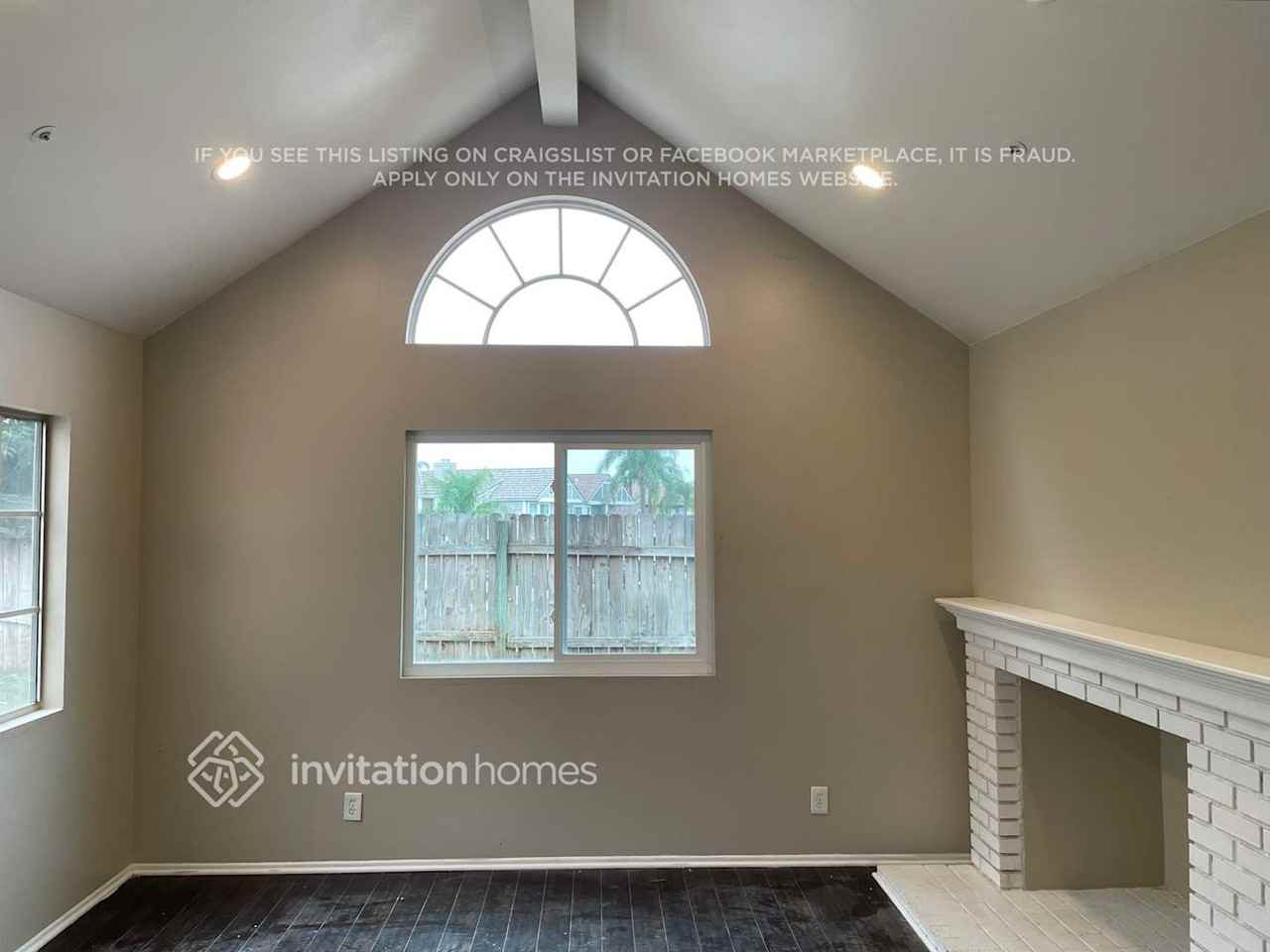 11484 Millpond Rd - Photo 3 of 12