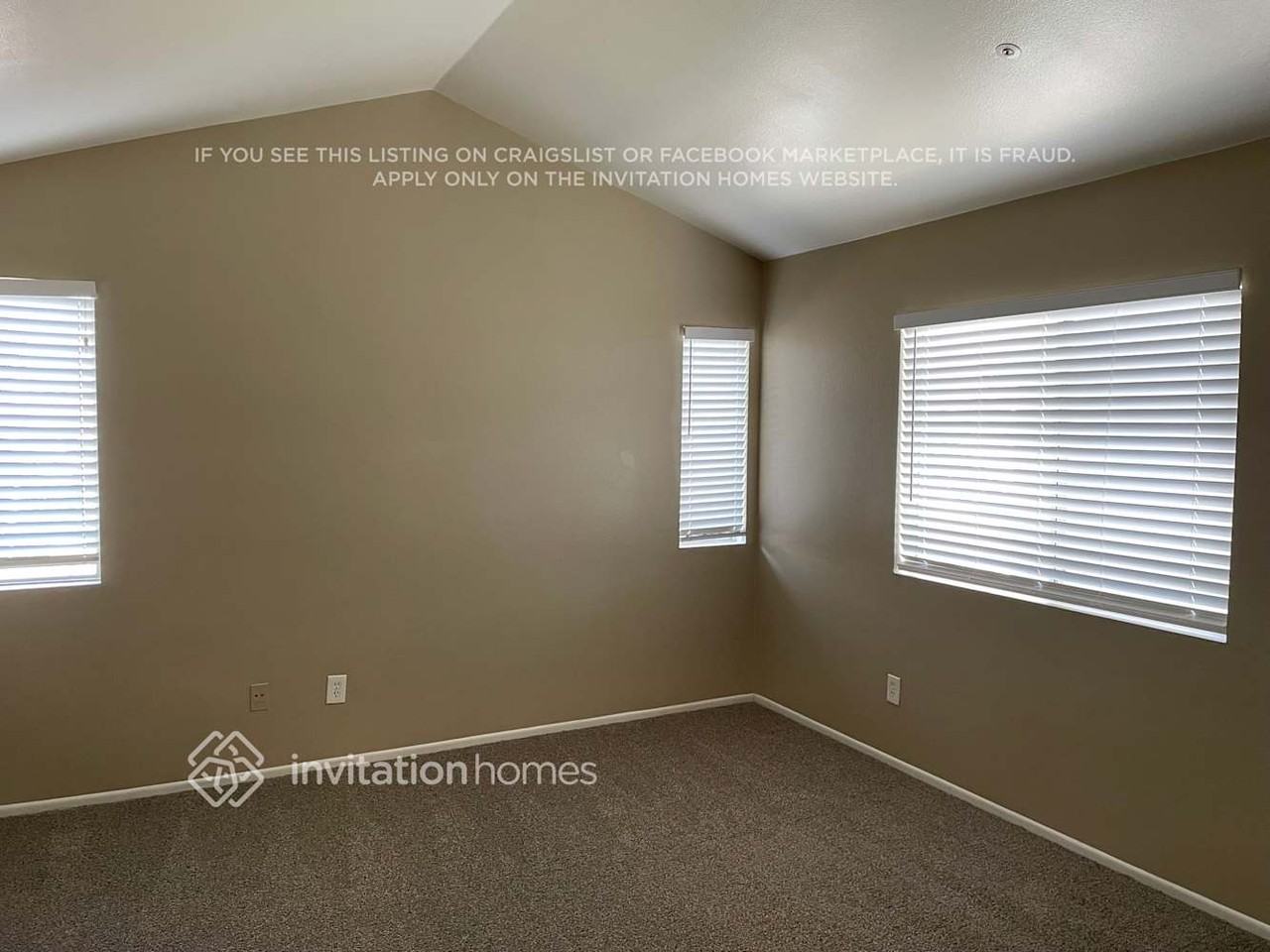 11484 Millpond Rd - Photo 6 of 12