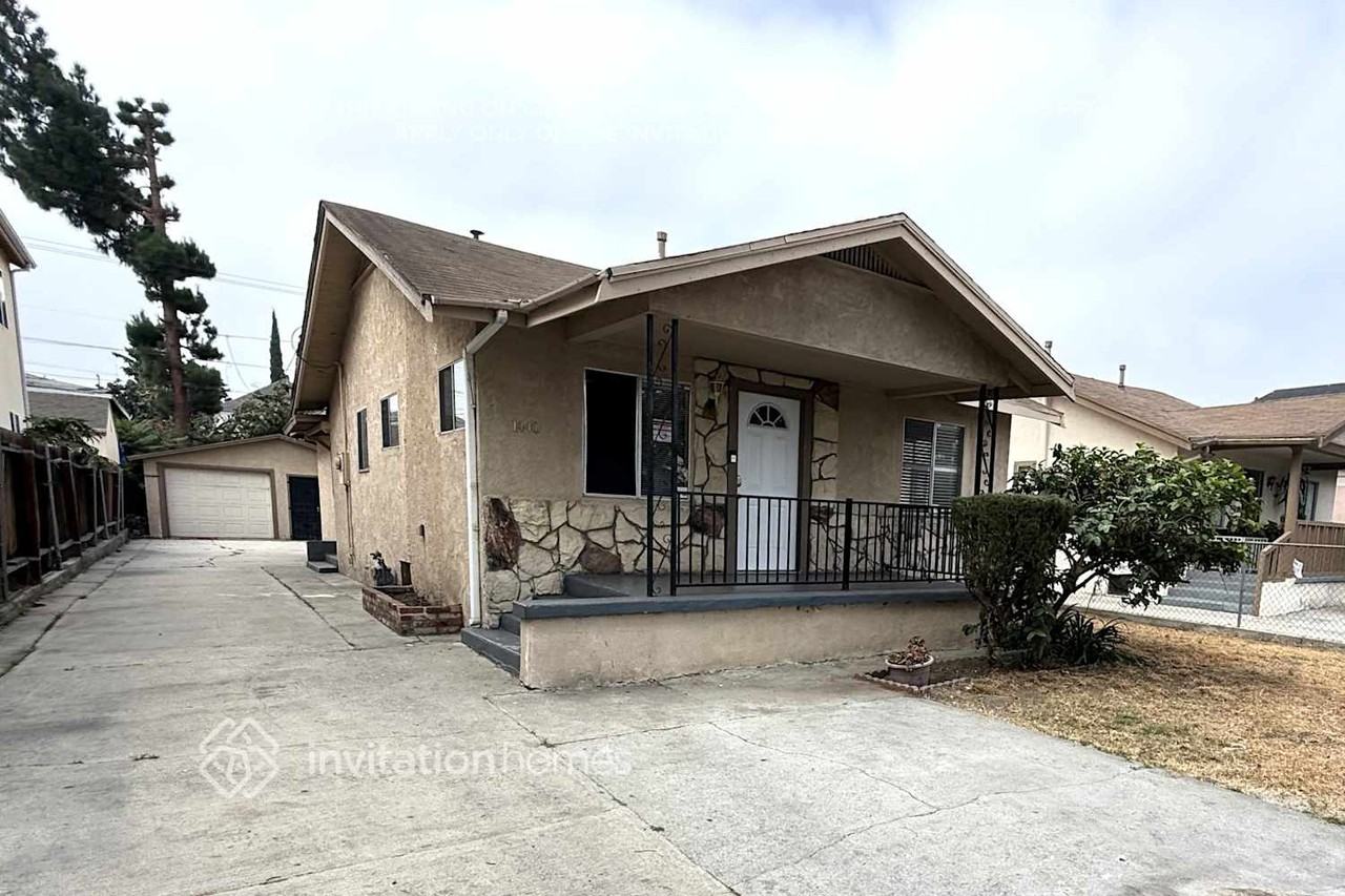 1440 E 52nd St - Photo 2 of 13