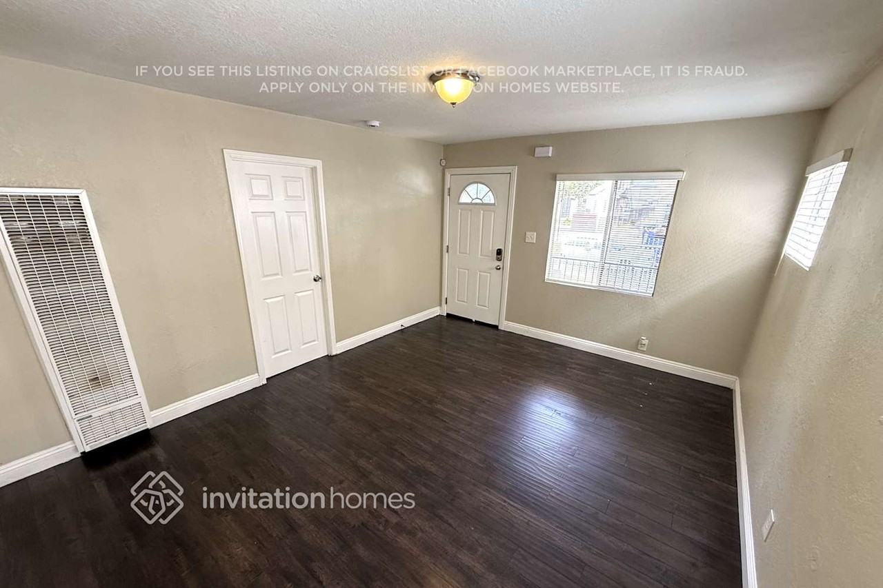 1440 E 52nd St - Photo 3 of 13