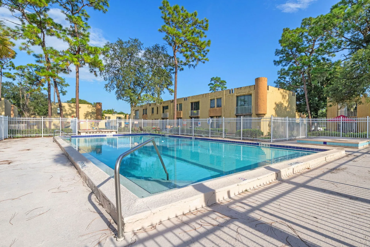 University Townhomes – 1, 2 & 3 Bedroom Homes in a Vibrant Community - Photo 4 of 50