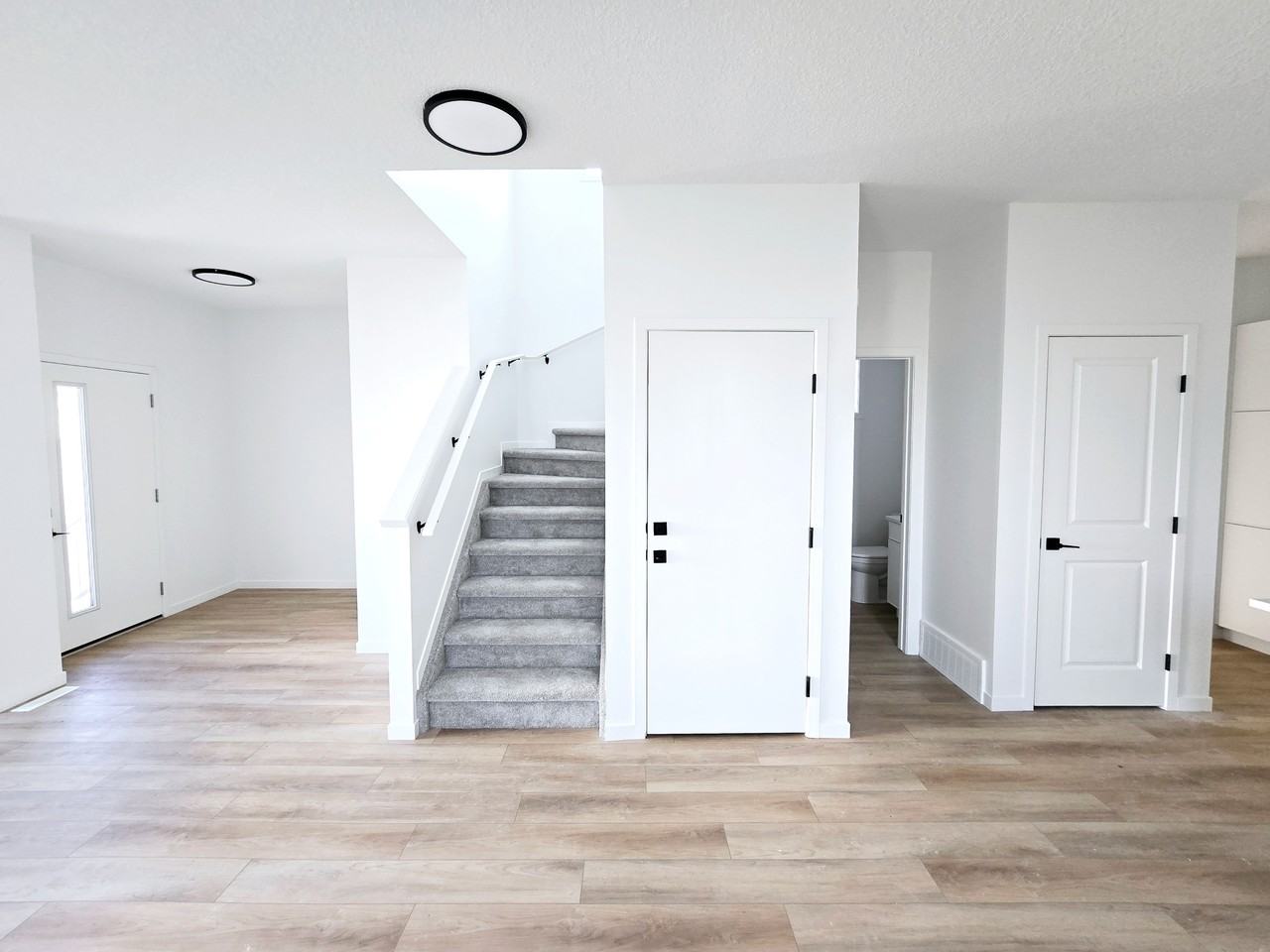 11633 88 Street NW - Photo 4 of 20