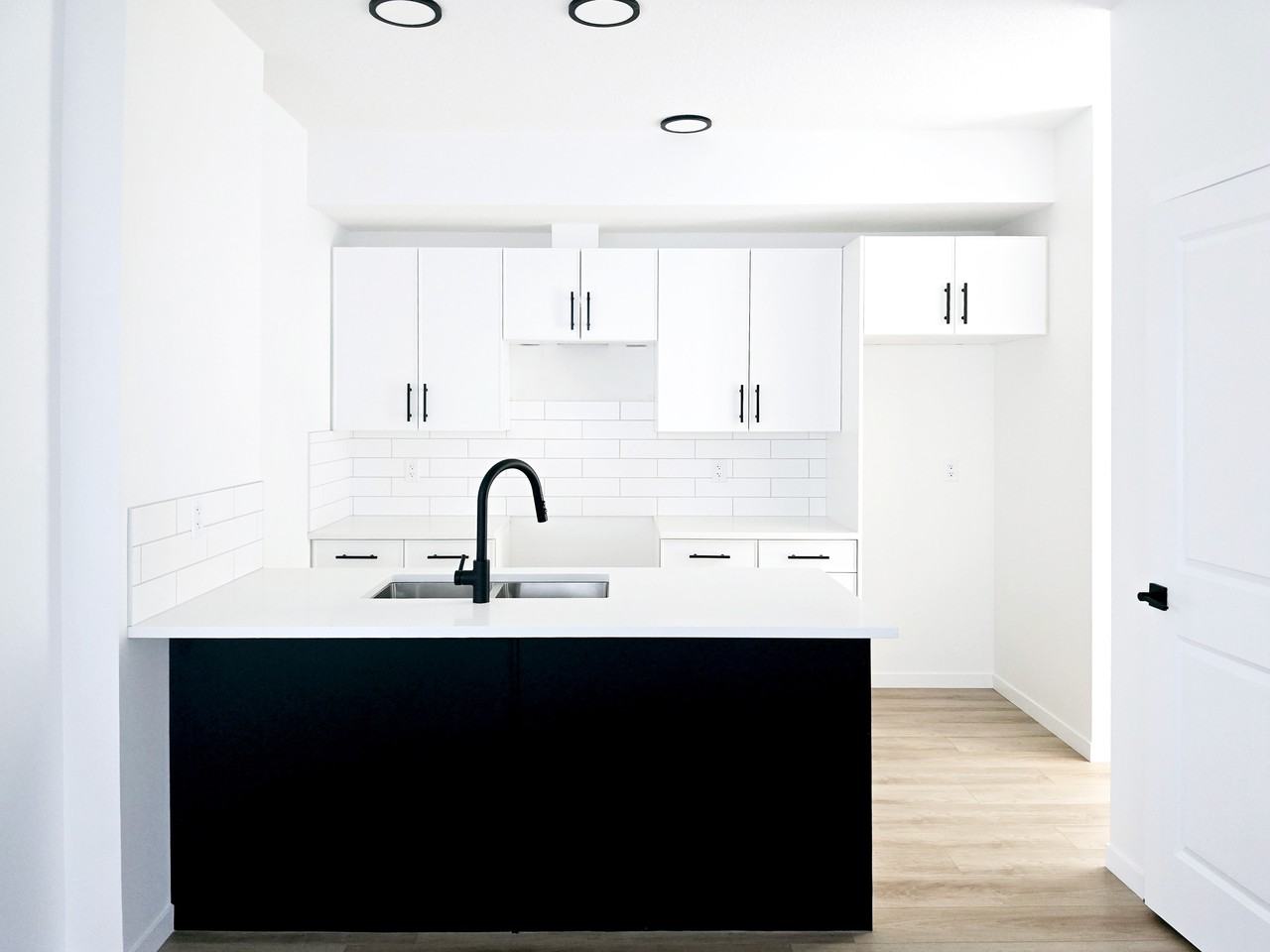 12006 91 Street NW #12006MAIN - Photo 2 of 18