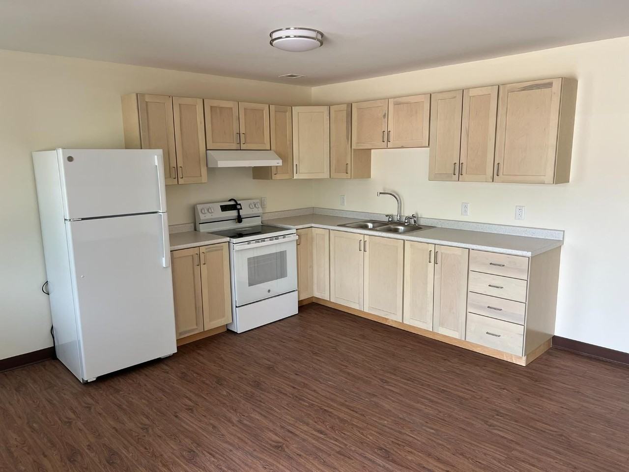 Elm Estates - Photo 6 of 30