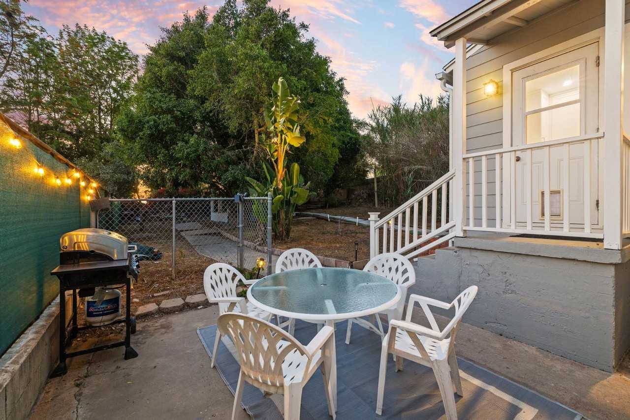 1326 Dorcas St - Photo 7 of 11