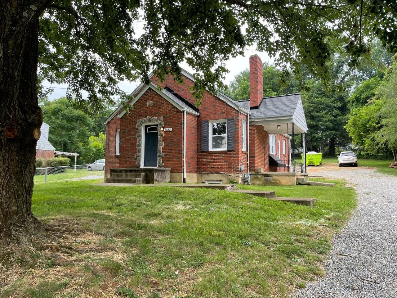 3652 Roundhill Ave NW - Photo 3 of 10