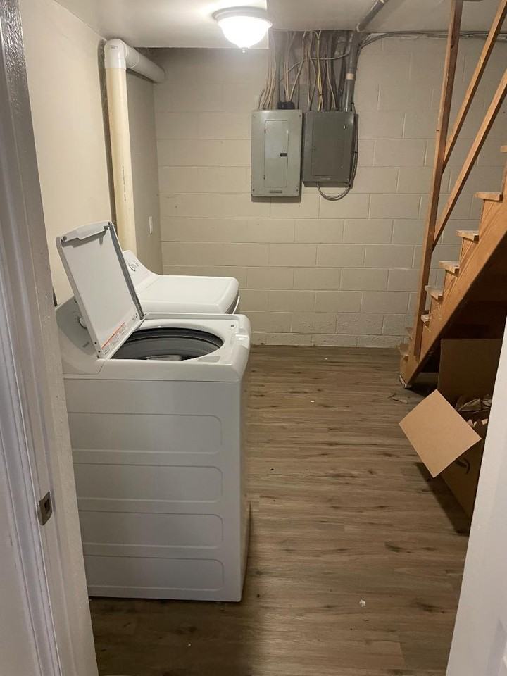 3652 Roundhill Ave NW - Photo 5 of 10