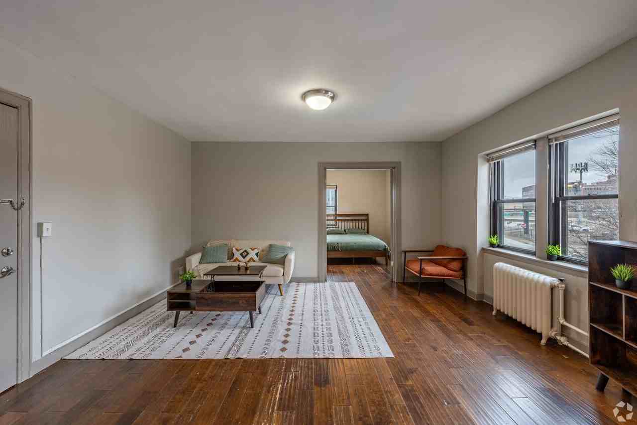 Hawthorne Gates - Photo 4 of 38