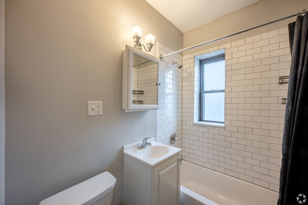 Hawthorne Gates - Photo 6 of 38