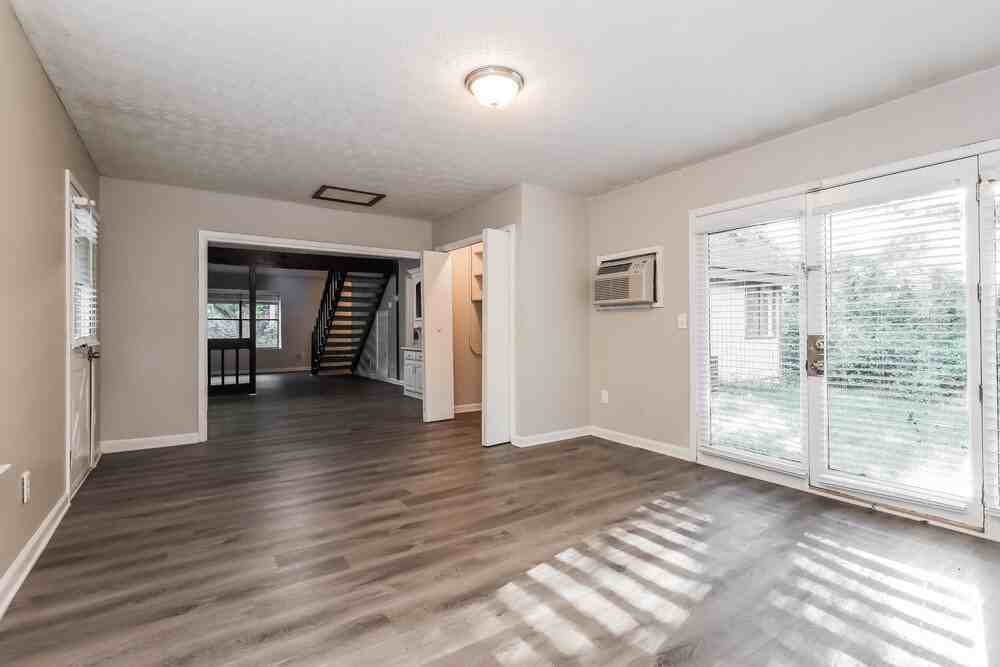 114 Valley Rd - Photo 4 of 17