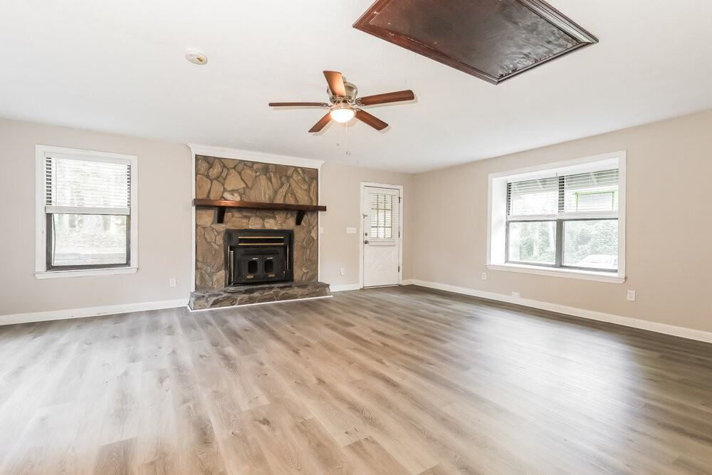 114 Valley Rd - Photo 5 of 17
