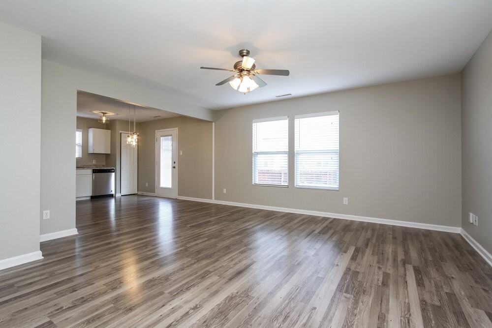 1410 Dowell St - Photo 2 of 15