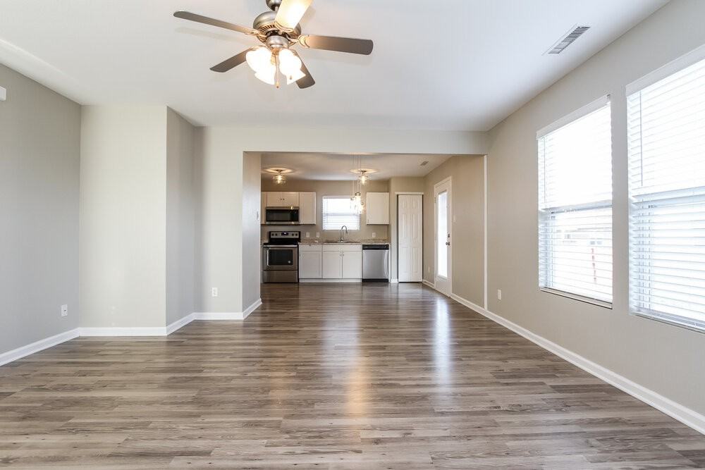 1410 Dowell St - Photo 3 of 15