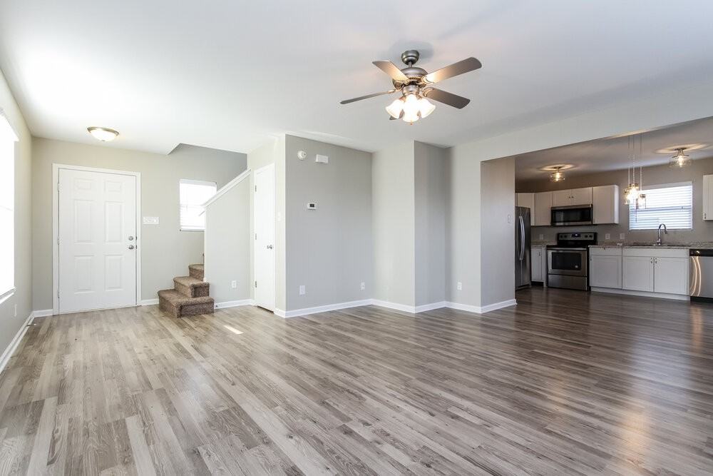 1410 Dowell St - Photo 4 of 15