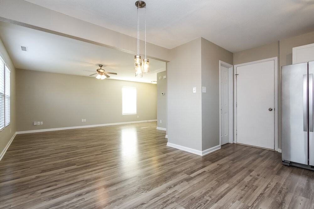 1410 Dowell St - Photo 5 of 15