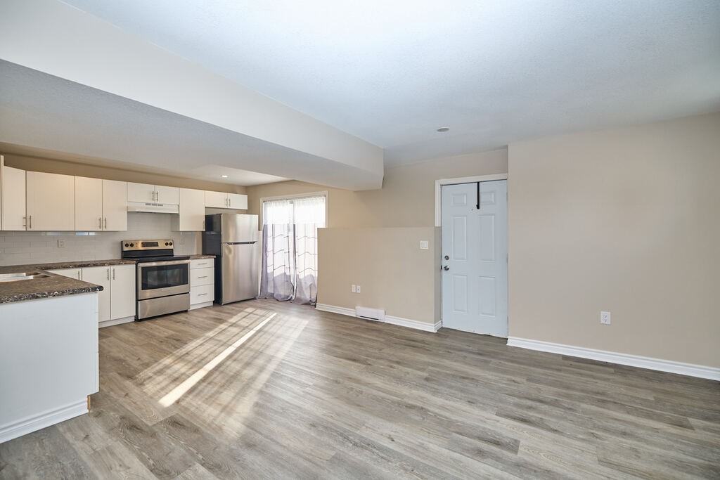 437 Sugarloaf St Lowr - Photo 3 of 30