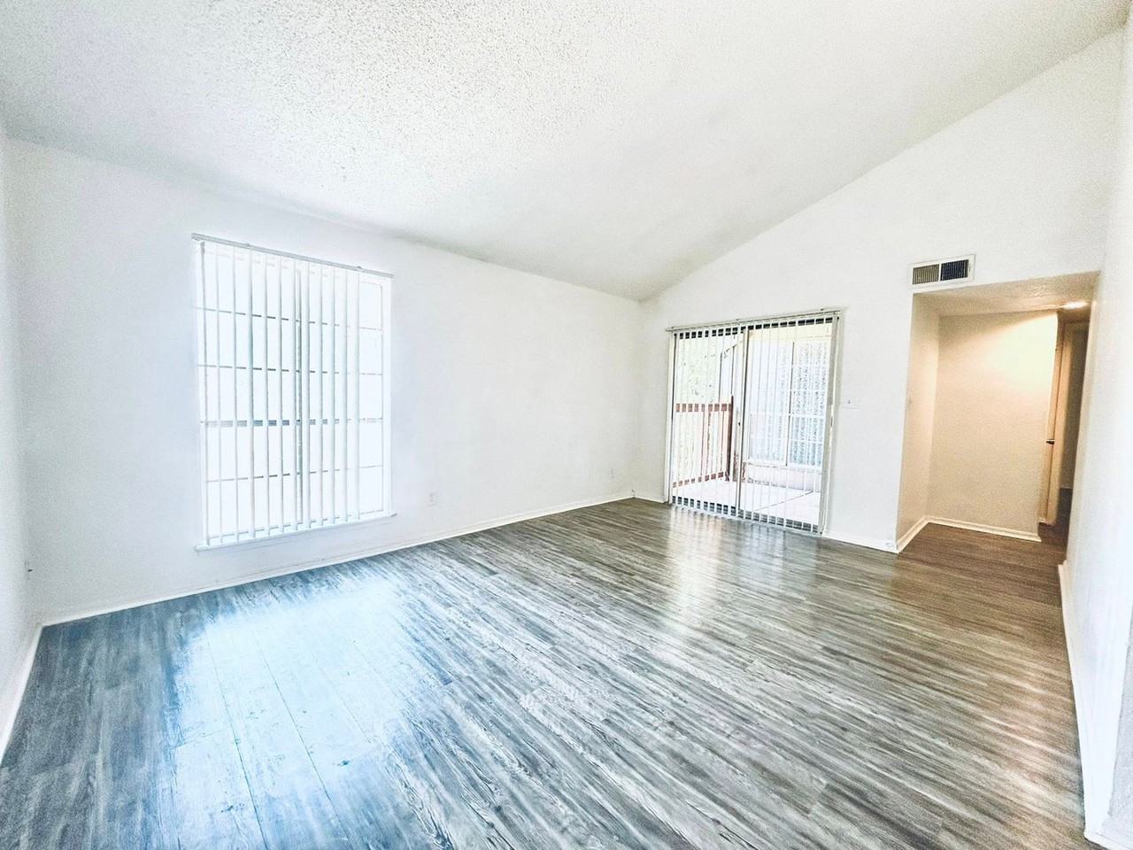 7524 NW 10th St. - Photo 3 of 36