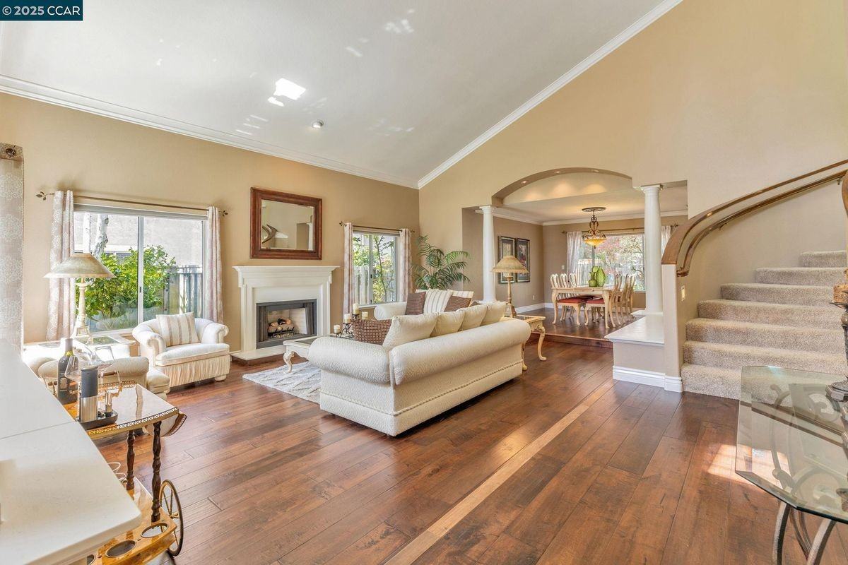 668 Sun Tree Ct - Photo 2 of 28