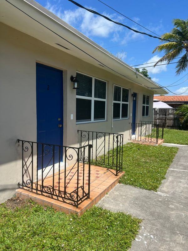 3085 W Flagler St ##3 - Photo 3 of 19