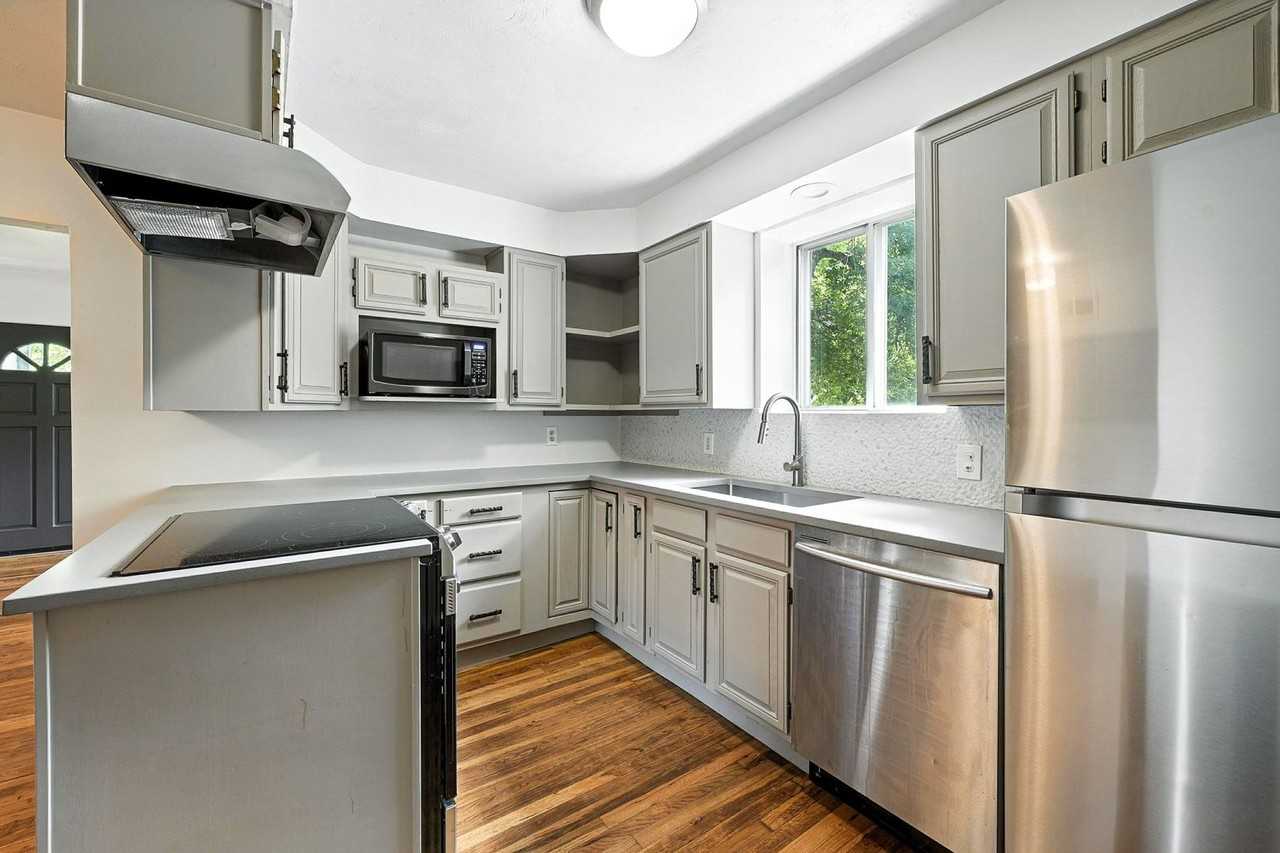 3369 S Emerson St - Photo 5 of 21