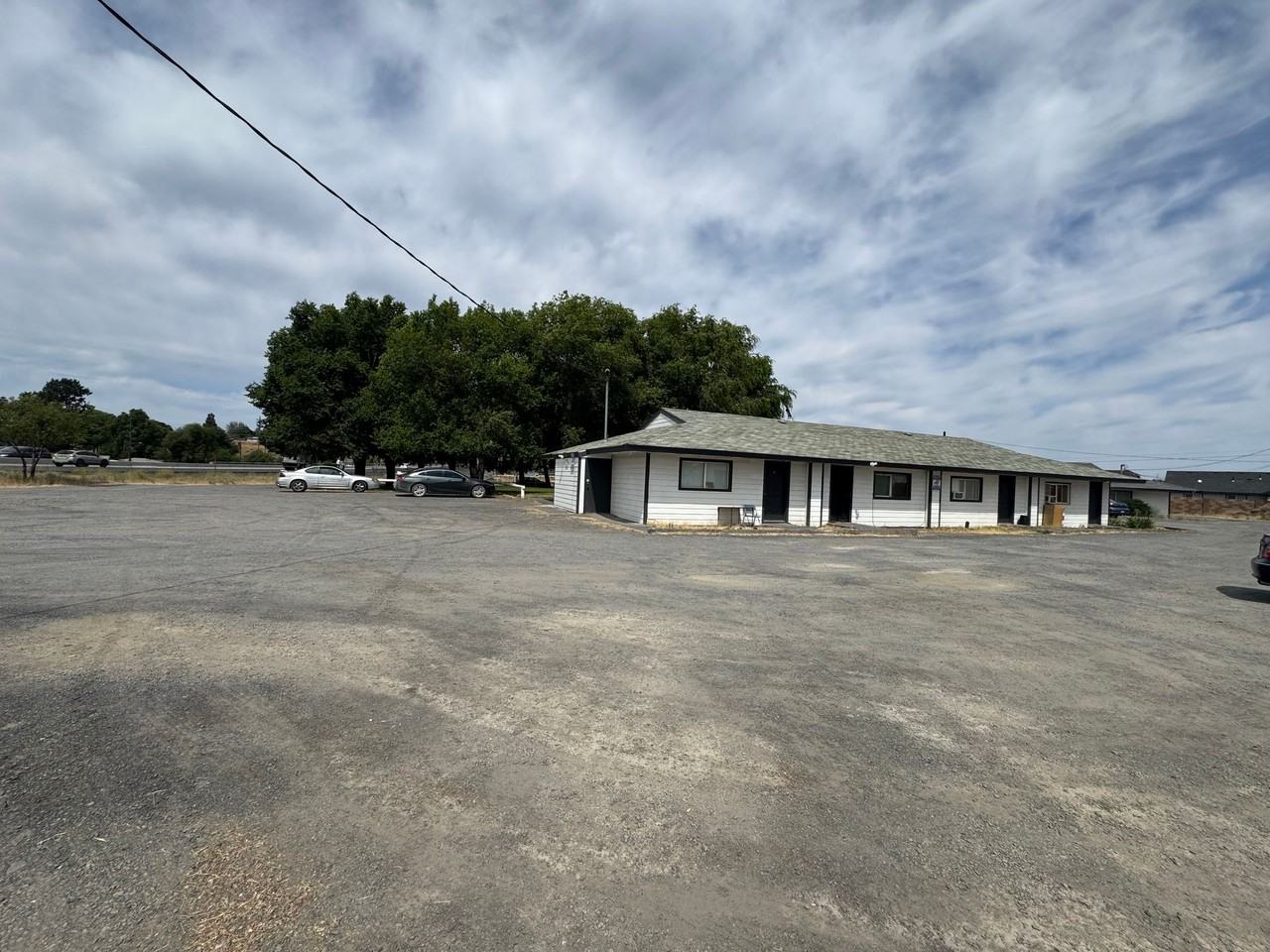 Cascade Valley Apartments - Photo 3 of 12